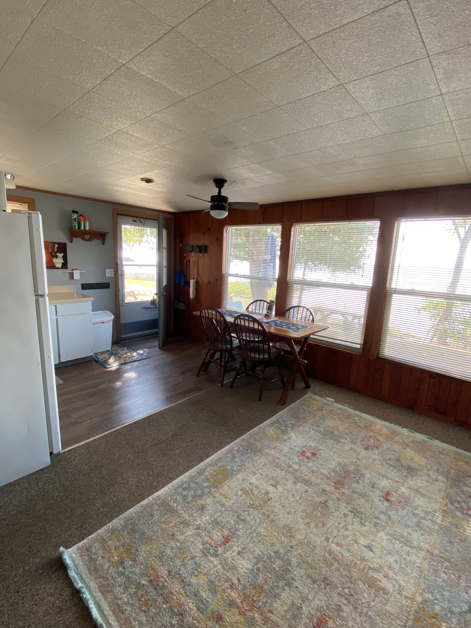 dining at Island View Cottage