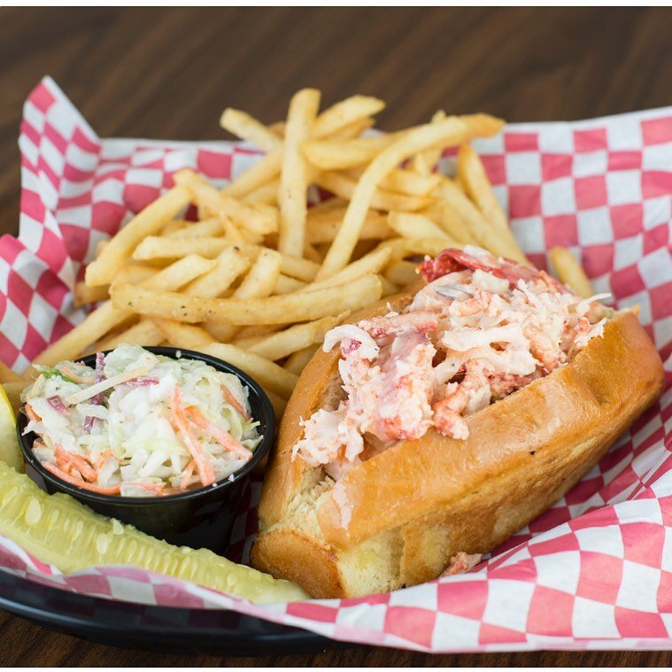 crab roll with fries