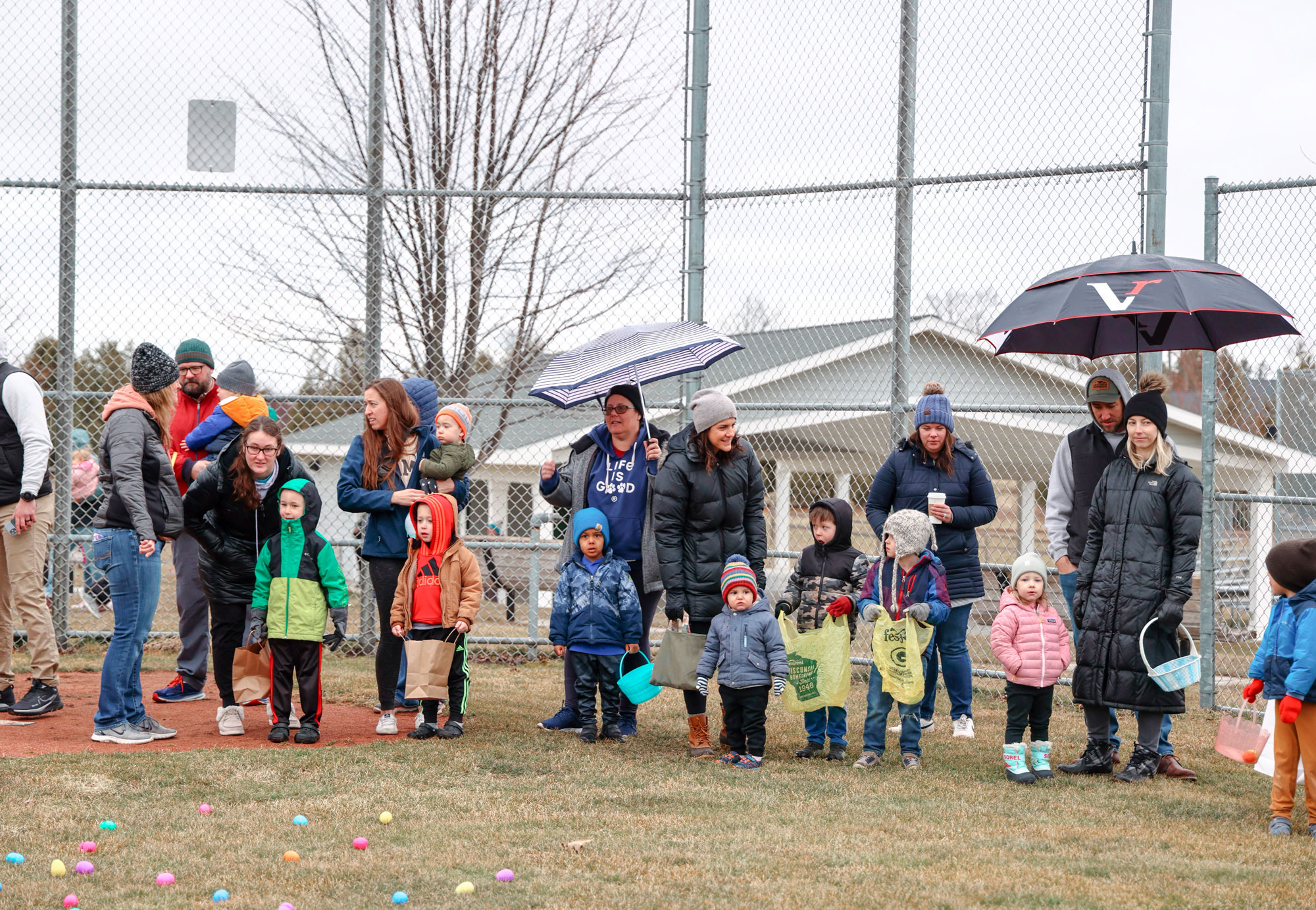 Kids lined up, ready to start the hunt